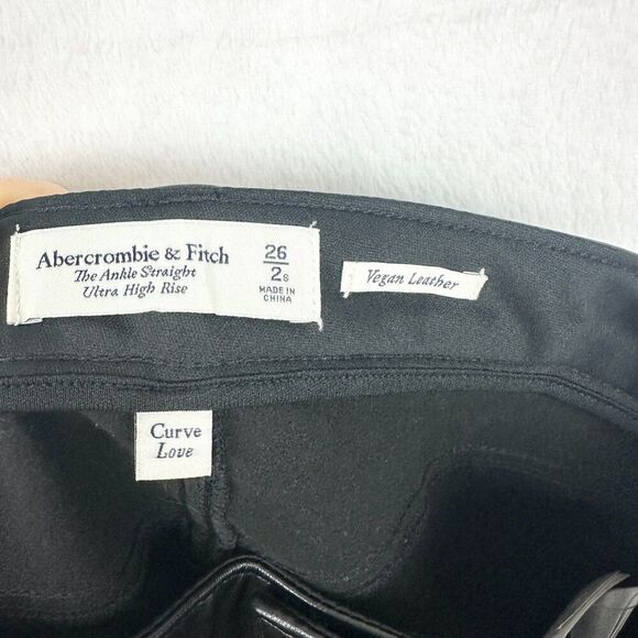 Abercrombie & Fitch Curve Love Vegan Leather Ankle Straight Pant 2 Short NWT - Picture 10 of 12